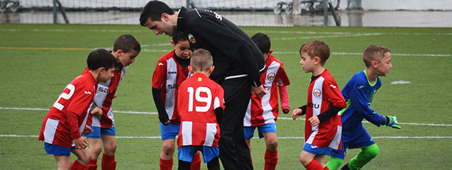 Cómo entrenar a niños pequeños en fútbol
